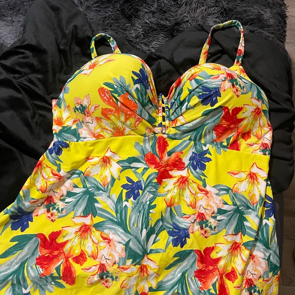 Cacique Colorful Floral tankini and highwaisted bottoms, 44ddd/18